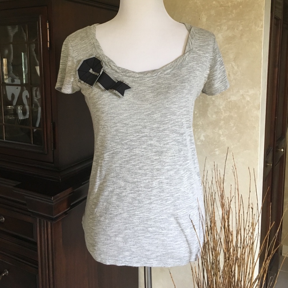 LOFT tee with navy ribbon detail